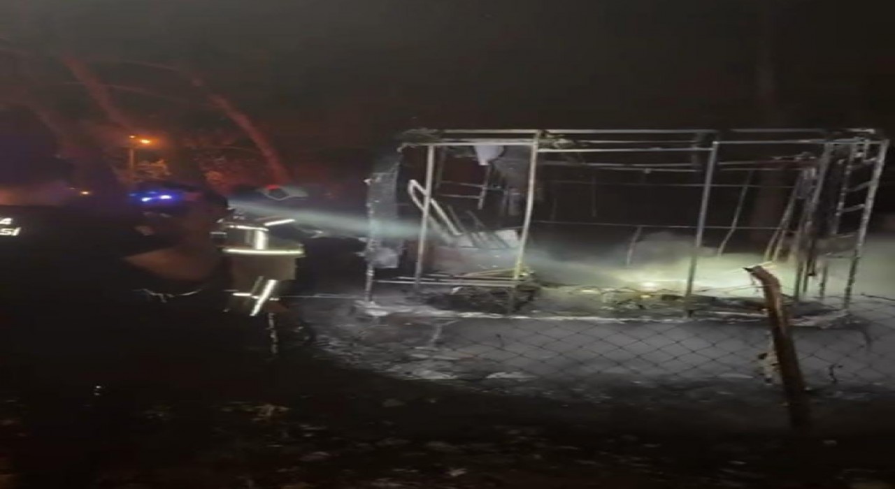 Bursada park halindeki karavan kül oldu