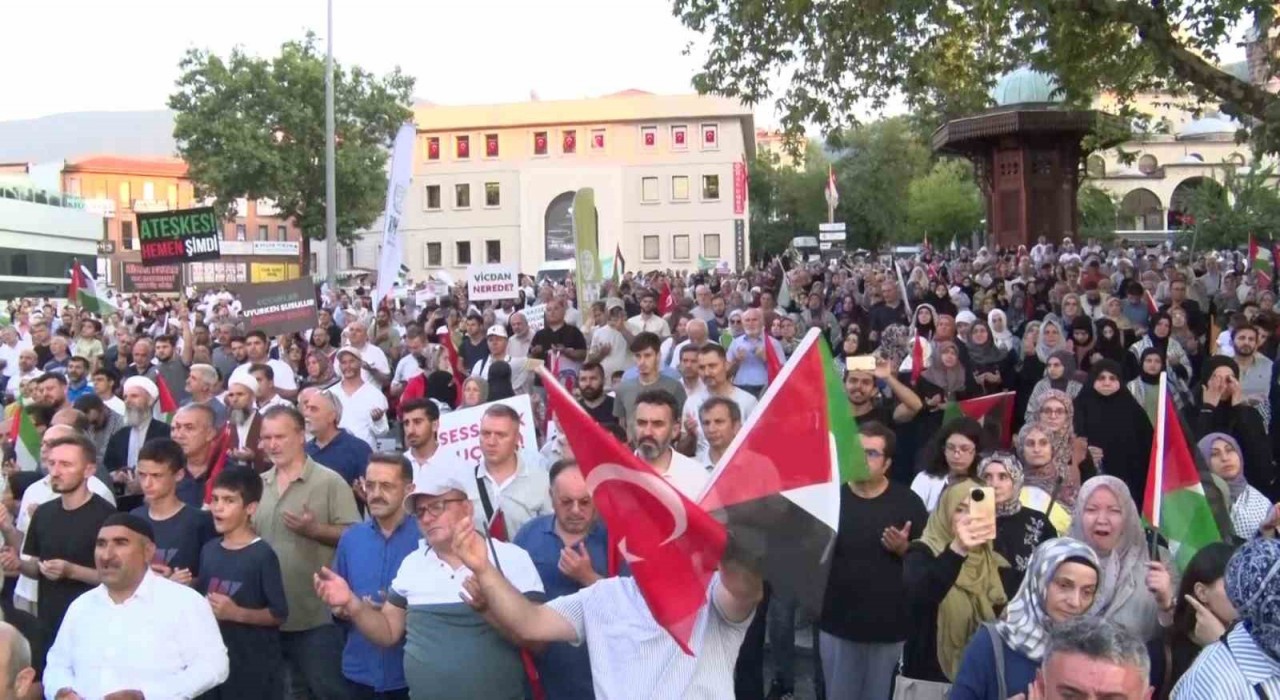 Bursada yüzlerce kişi Gazze için yürüdü