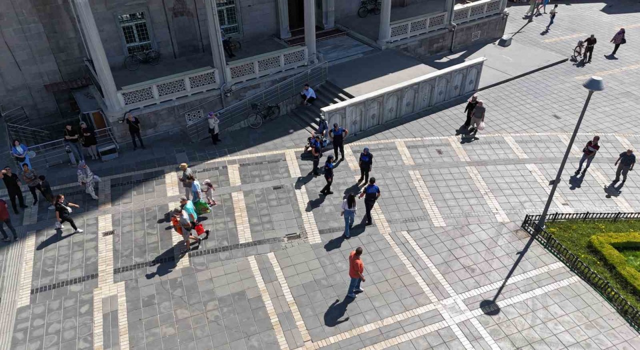 Büyükşehir Zabıtadan kent merkezinde dilencilere karşı sıkı denetim