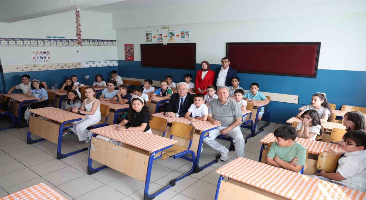 Büyükşehirden öğrencilere eğitim desteği