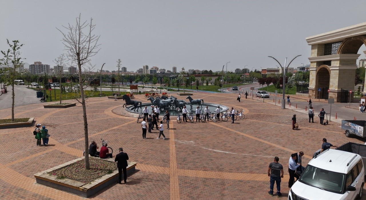 Büyükşehirin özel bireylere yönelik gönülleri titreten etkinliğinin yankıları sürüyor