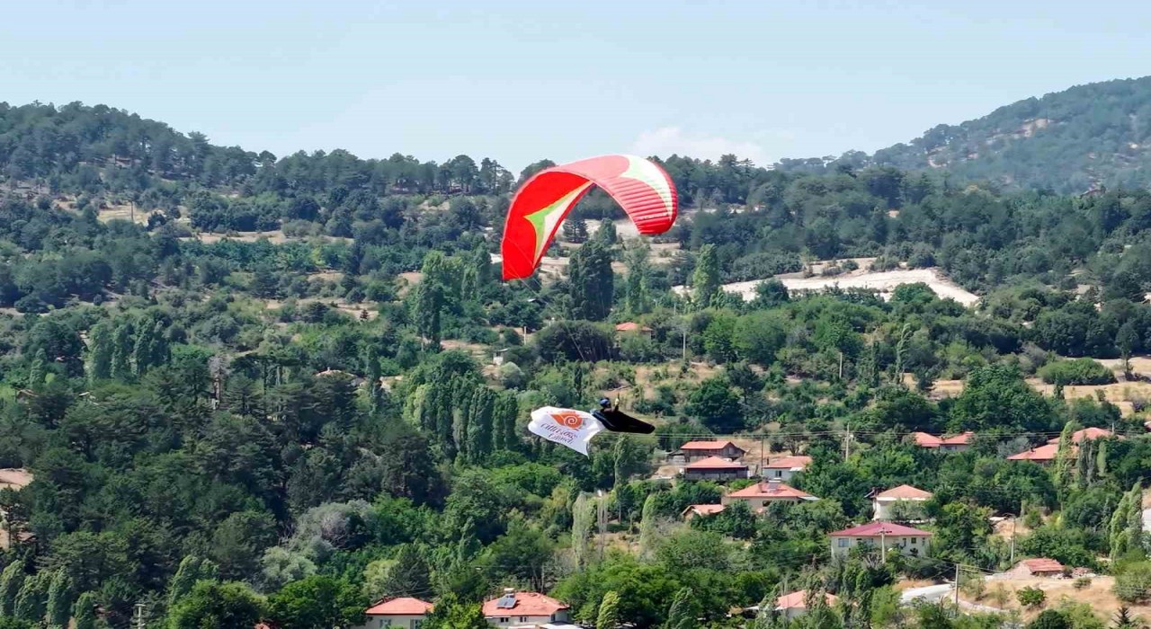 Çameli Festivali 5. gününde gökyüzü şölenine sahne oldu