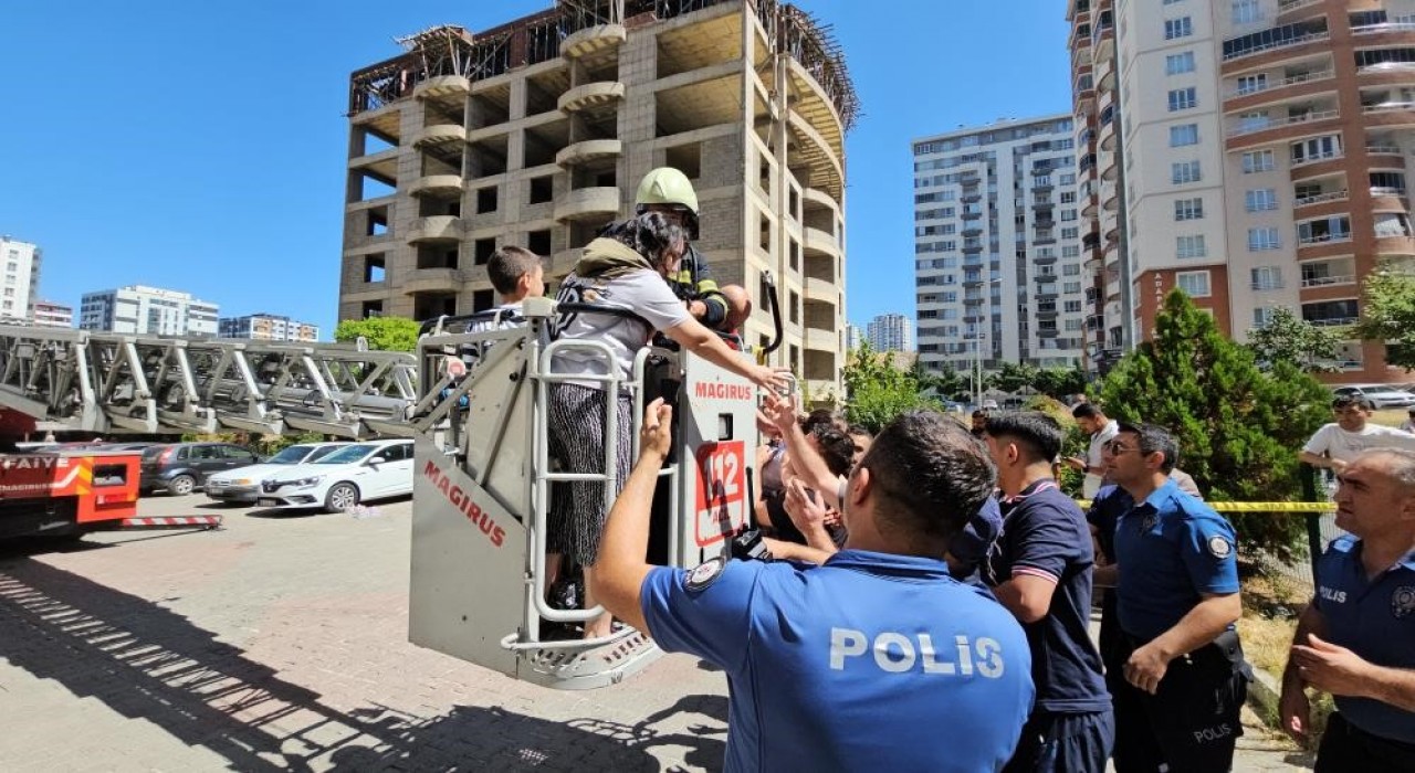Can pazarının yaşandığı yangın elektrik tesisatından çıkmış