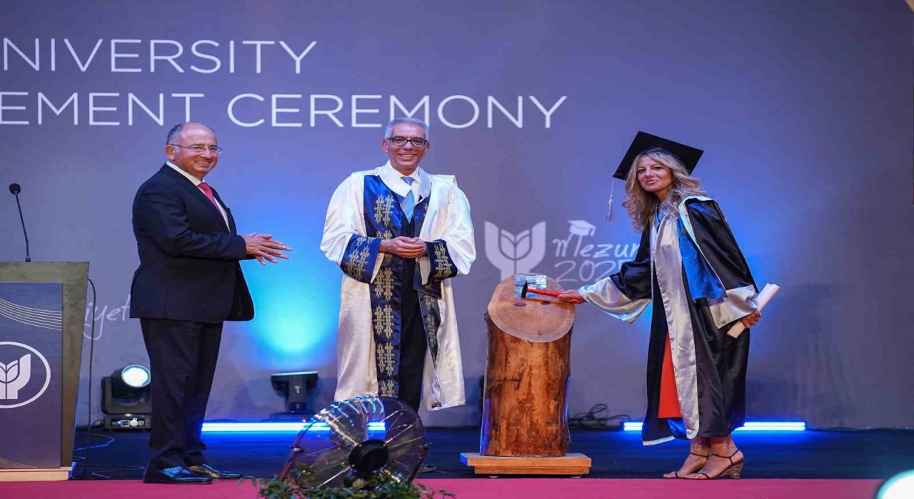 Çanakkale Boğazını 45inde yüzerek geçti, üniversiteyi 51inde birincilikle bitirdi