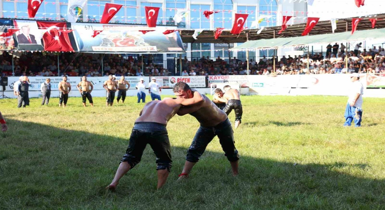 Çanakkalede Geleneksel Tarihi Çardak Yağlı Güreşlerinin 291incisi düzenlendi