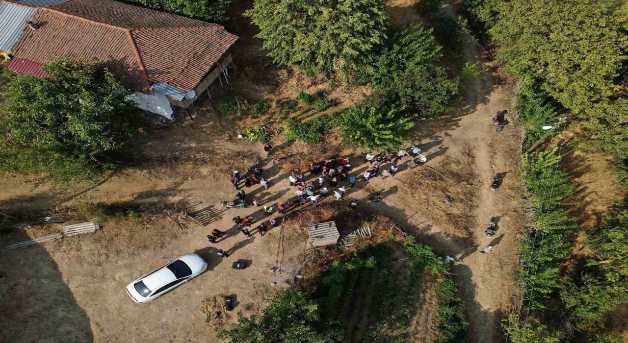 Çanakkalede kaybolan 3 yaşındaki çocuk jandarma tarafından bulundu