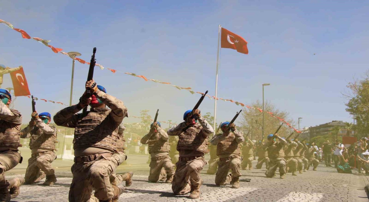 Çanakkalede Zafer Bayramının 103üncü yıl dönümü coşkuyla kutandı