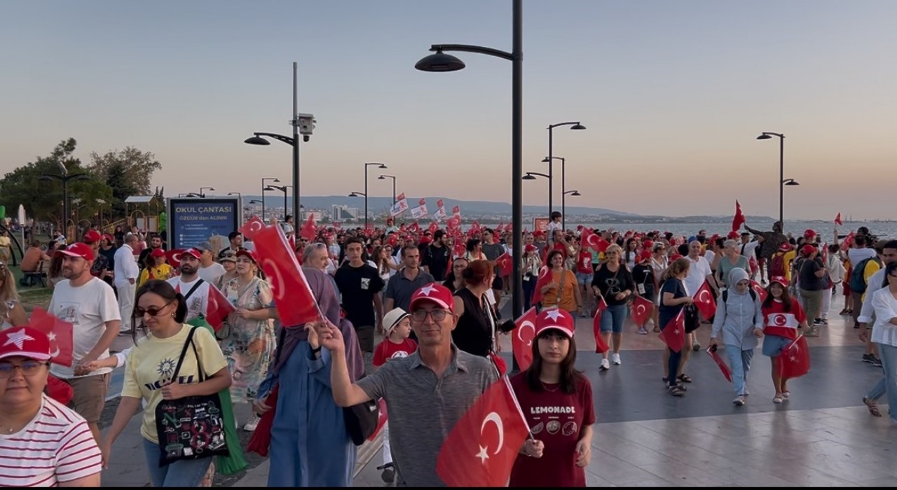 Çanakkaleliler 30 Ağustos Zafer Bayramı için yürüdü
