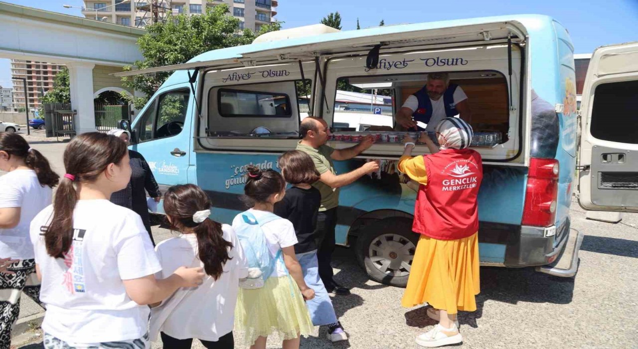 Canikte çocuklara serin sürpriz