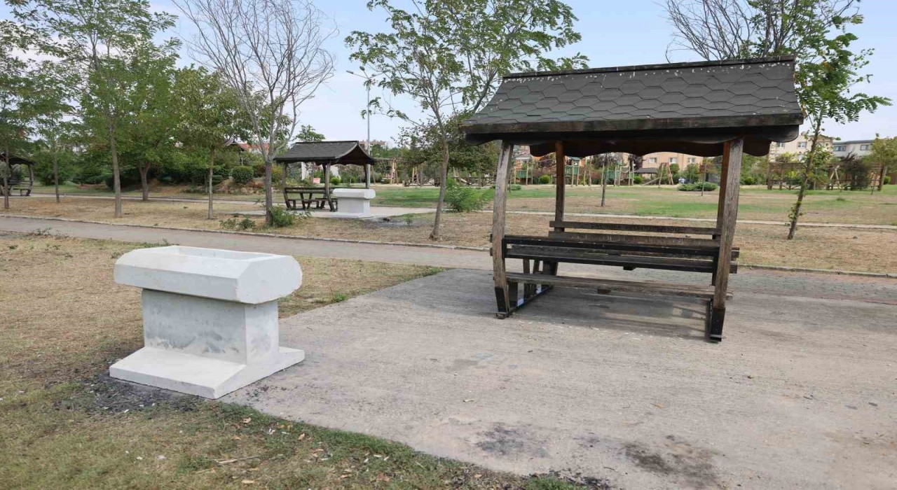 Çayırovada mesire alanları ve parklar yenileniyor