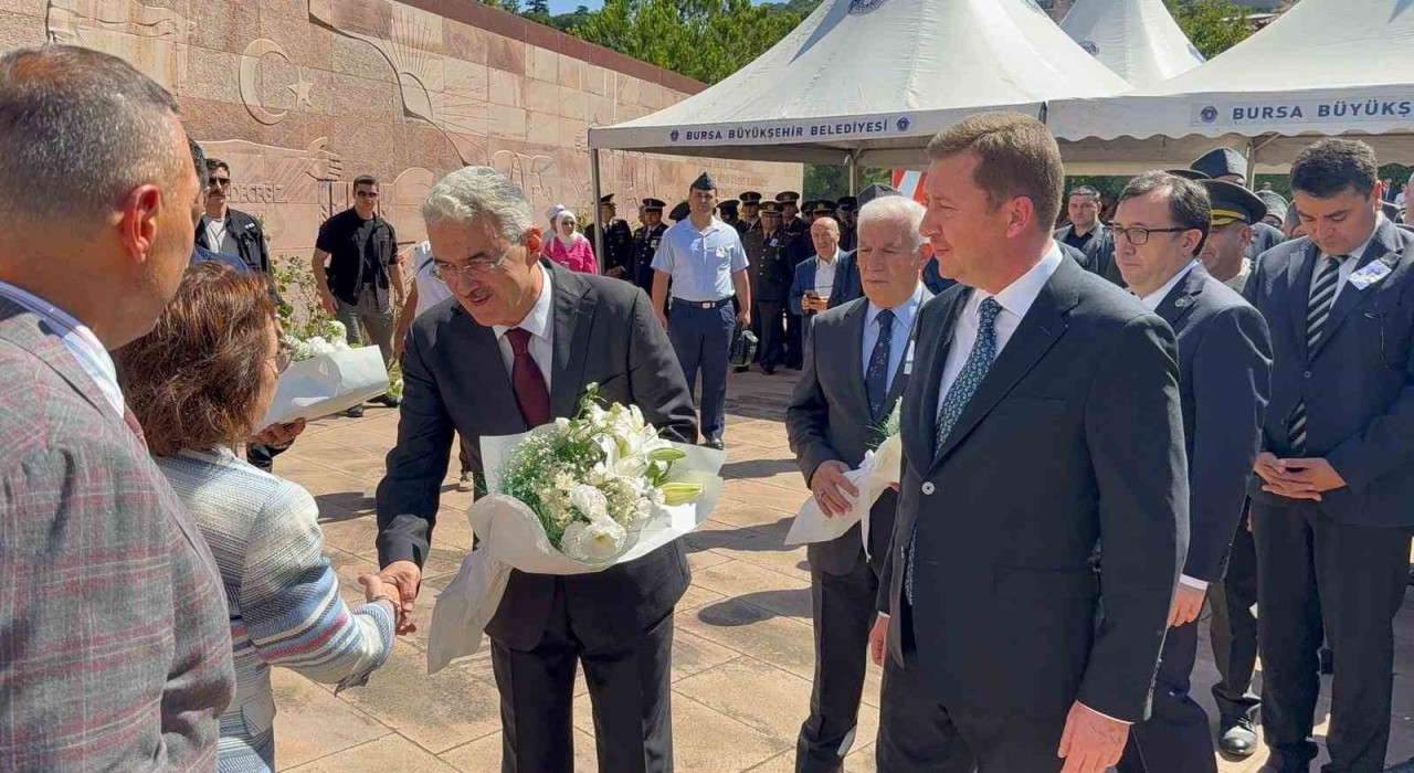 Celal Bayar kabri başında anıldı