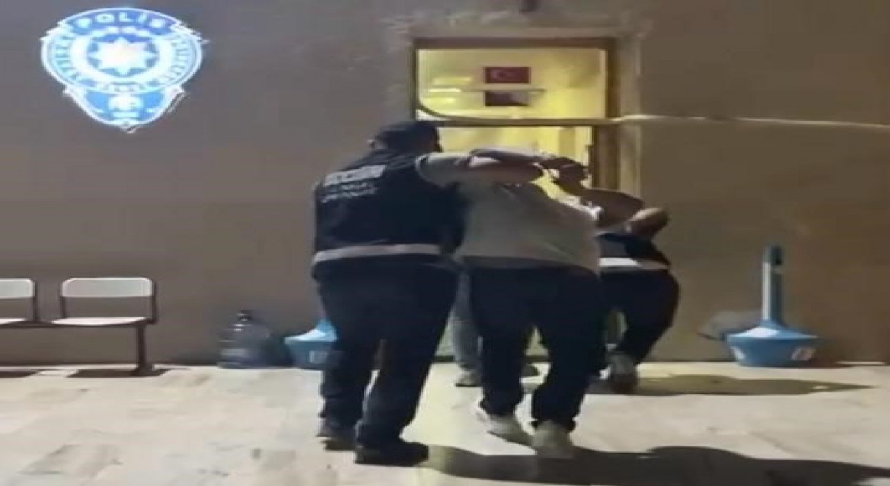 Çeşmede eğlence mekanında silahlı kavga: 2 yaralı, 2 gözaltı