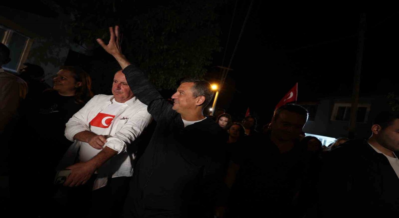 CHP Genel Başkanı Özel, Zafer Yolundan Kocatepeye yürüdü