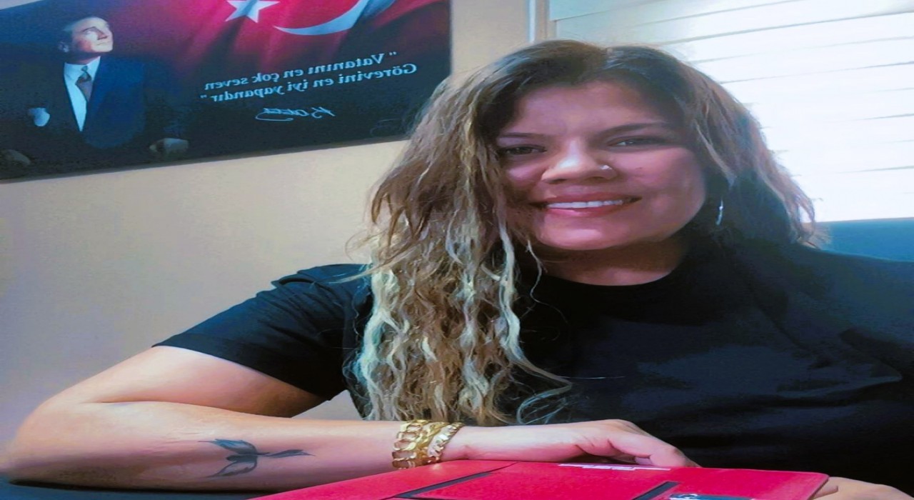 CHPli Başkan kadın muhtarı belediyeden kovdu