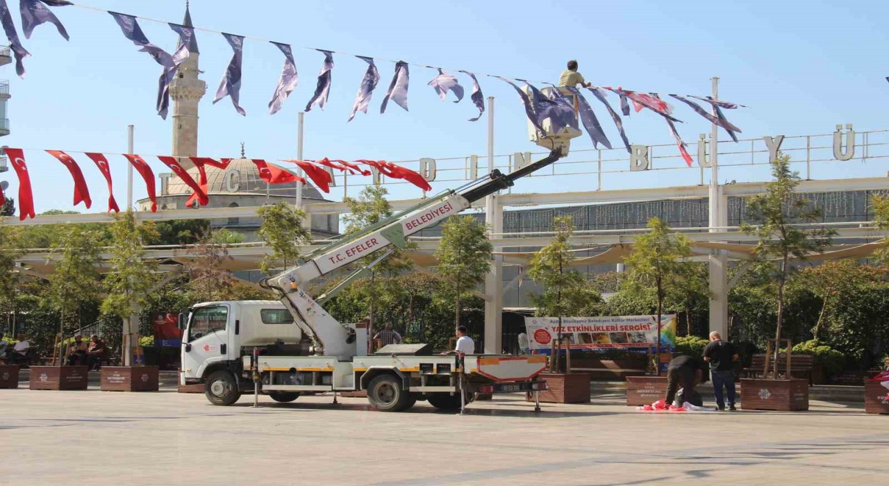 CHPnin flamalarını toplamak Efeler Belediyesine kaldı