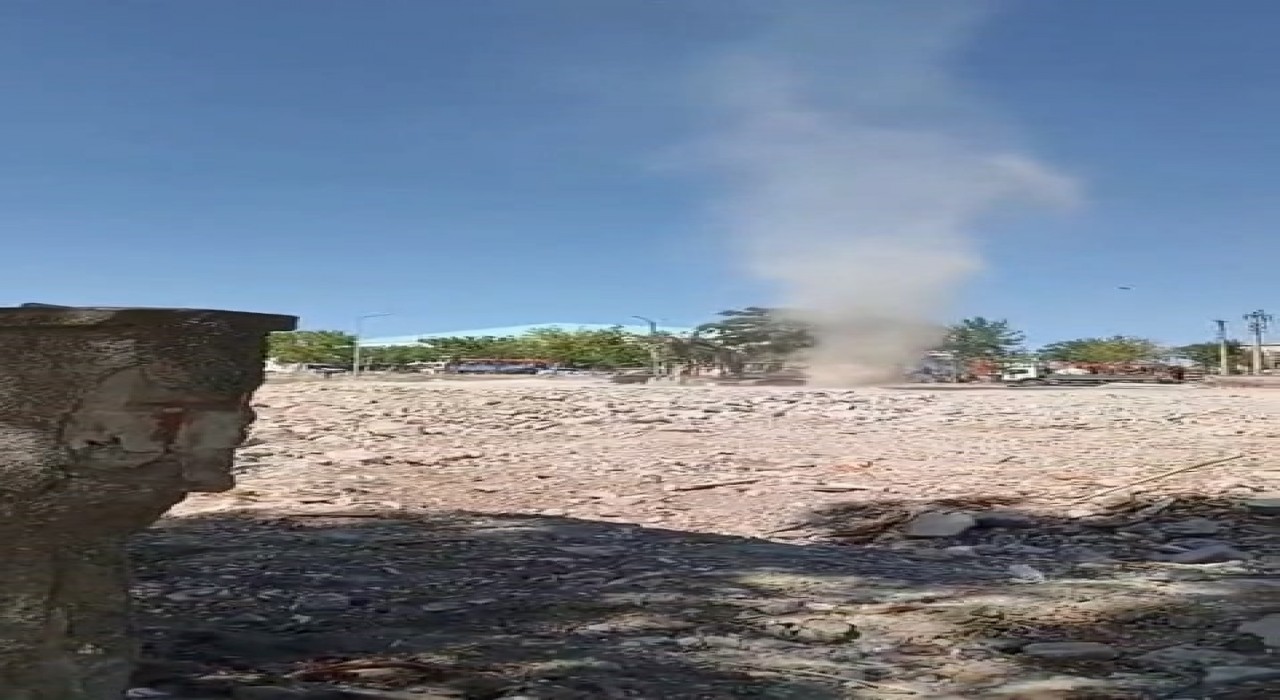 Çıkan hortumu gören çocuğun tepkisi gülümsetti