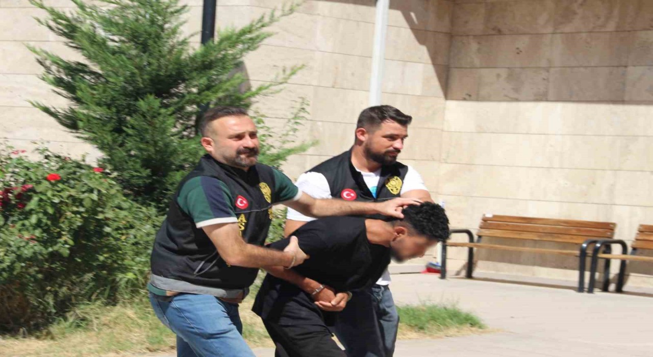 Cinayet anı saniye saniye kamerada