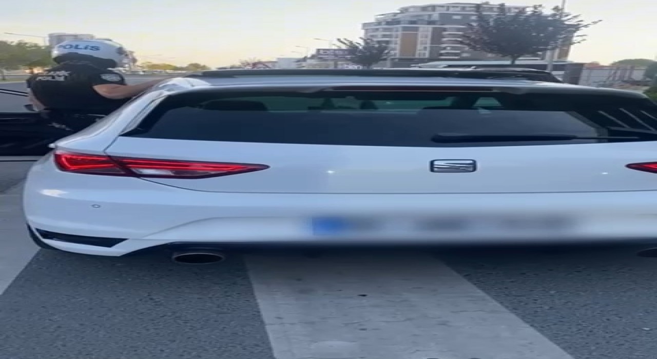Çorluda abartı egzoz kullanan 4 araç trafikten men edildi