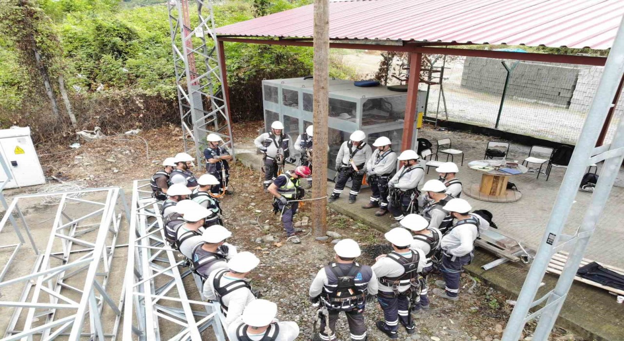 Çoruh EDAŞtan Saha Çalışanlarına ‘Yüksekte Güvenli Çalışma Eğitimi