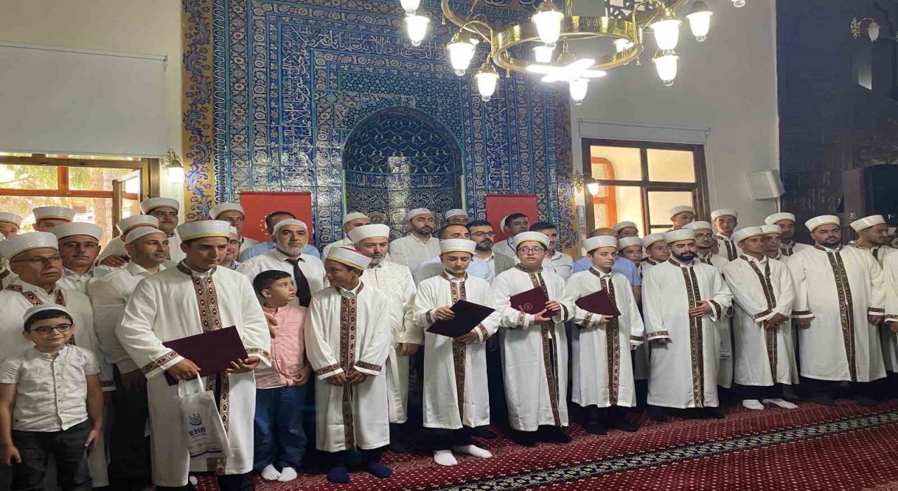 Çorumda 44 öğrenci hafız olmanın heyecanını yaşadı