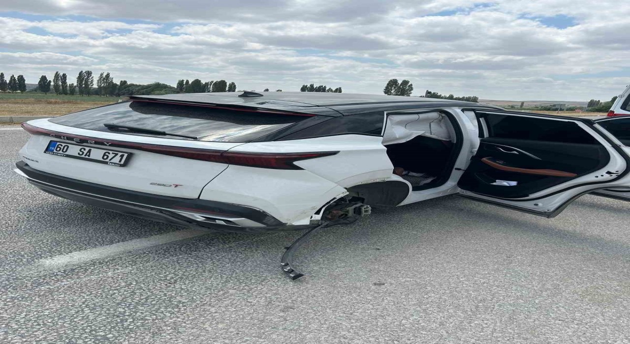 Çorumda panelvan araç ile cip çarpıştı: 1 yaralı