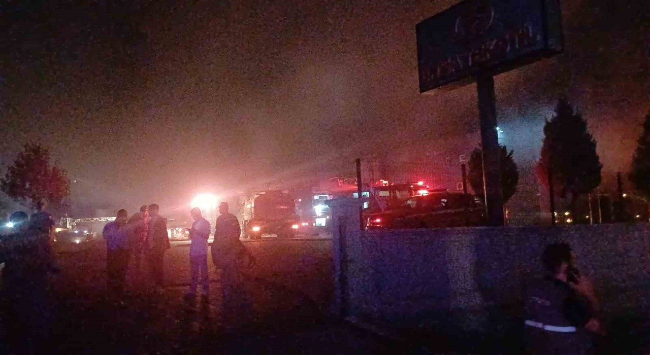 Çorumda tekstil fabrikasında yangın