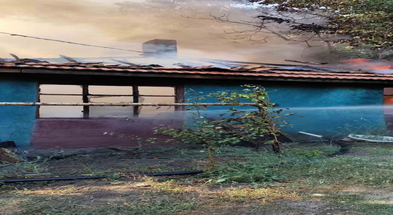 Çorumda yanan ev kullanılmaz hale geldi