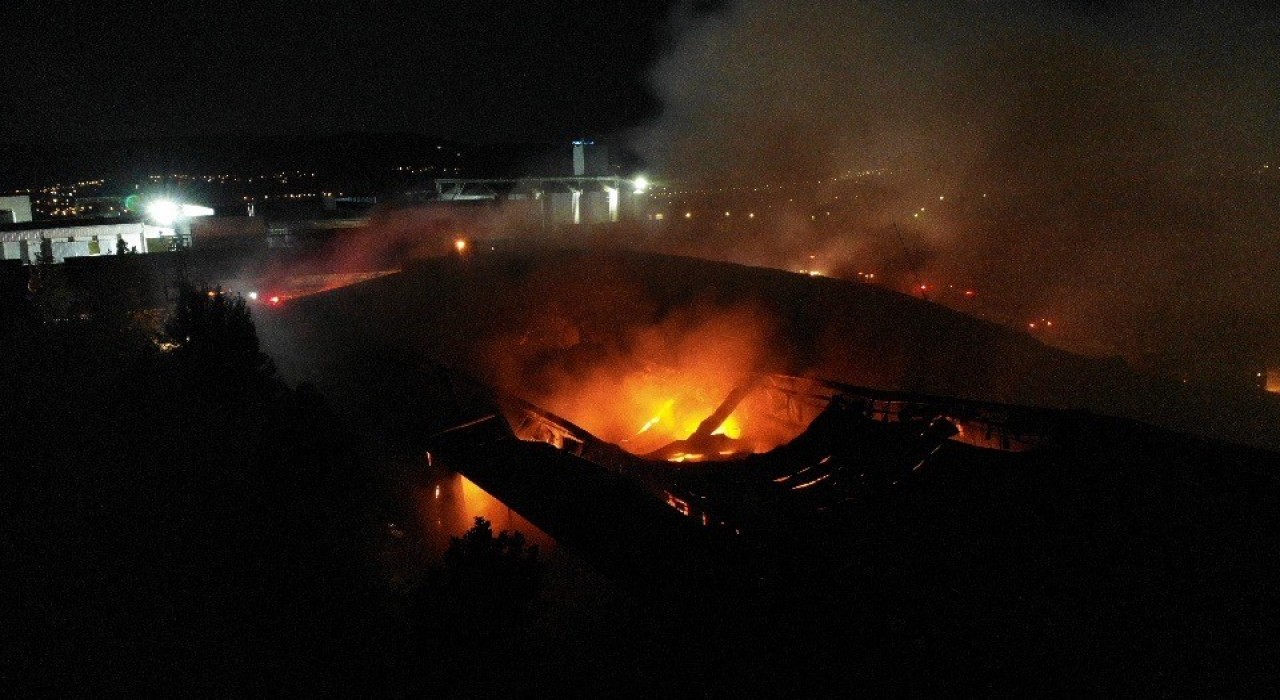 Çorumdaki tekstil fabrikası yangını kontrol altına alındı