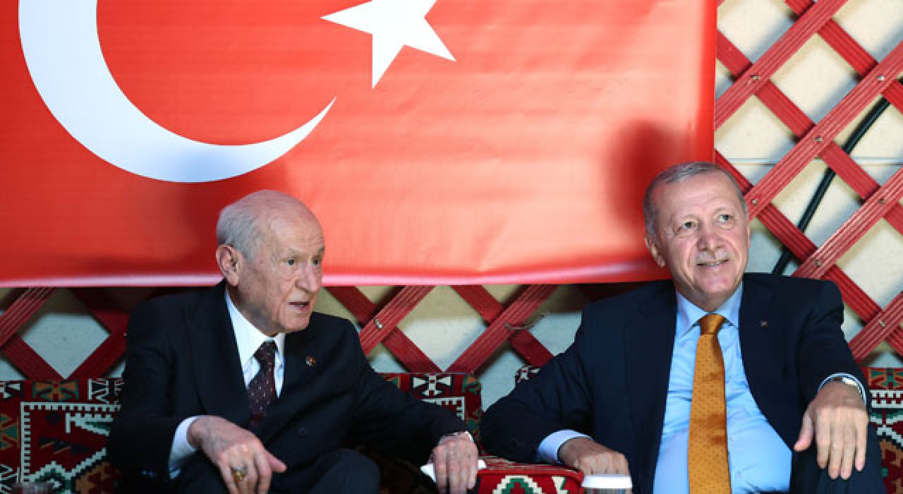 Cumhurbaşkanı Erdoğan ile MHP Lideri Bahçeli Ahlat’ta Bir Araya Geldi