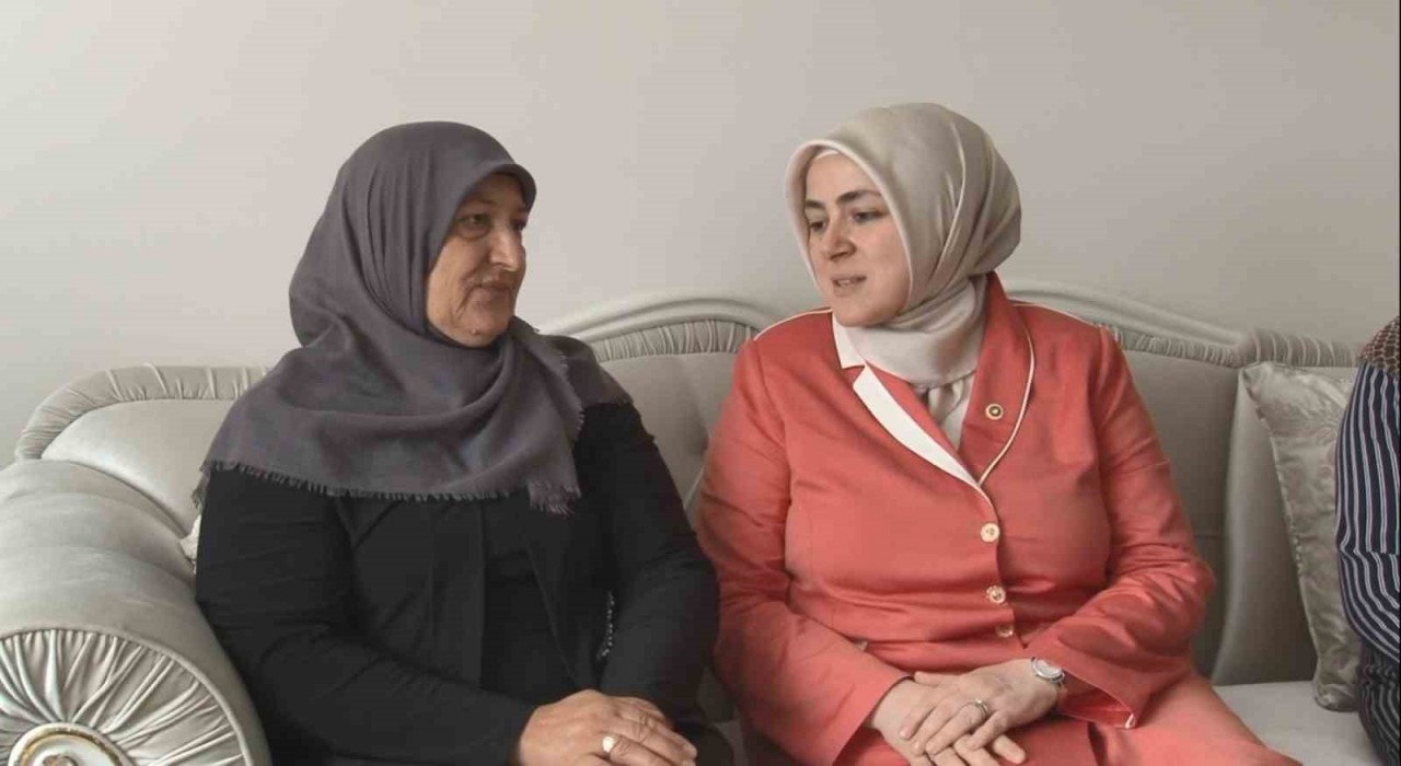 Cumhurbaşkanı Erdoğanın mektubu, Karsta şehit annesine teslim edildi