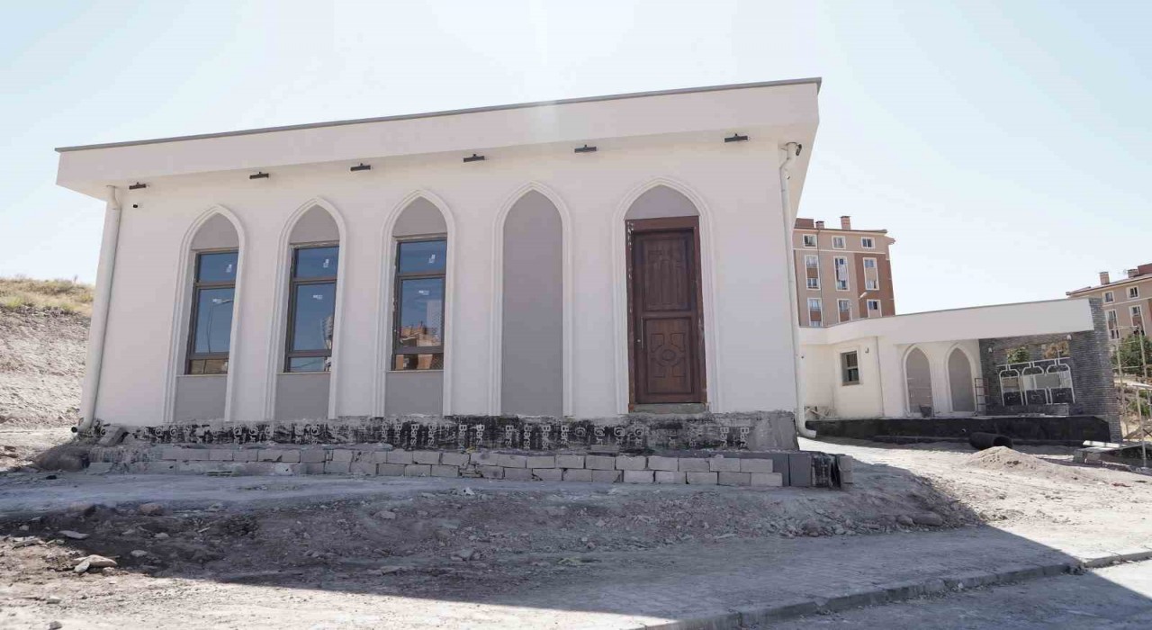 Demokrasi Mahallesinin butik camisi hızla tamamlanıyor