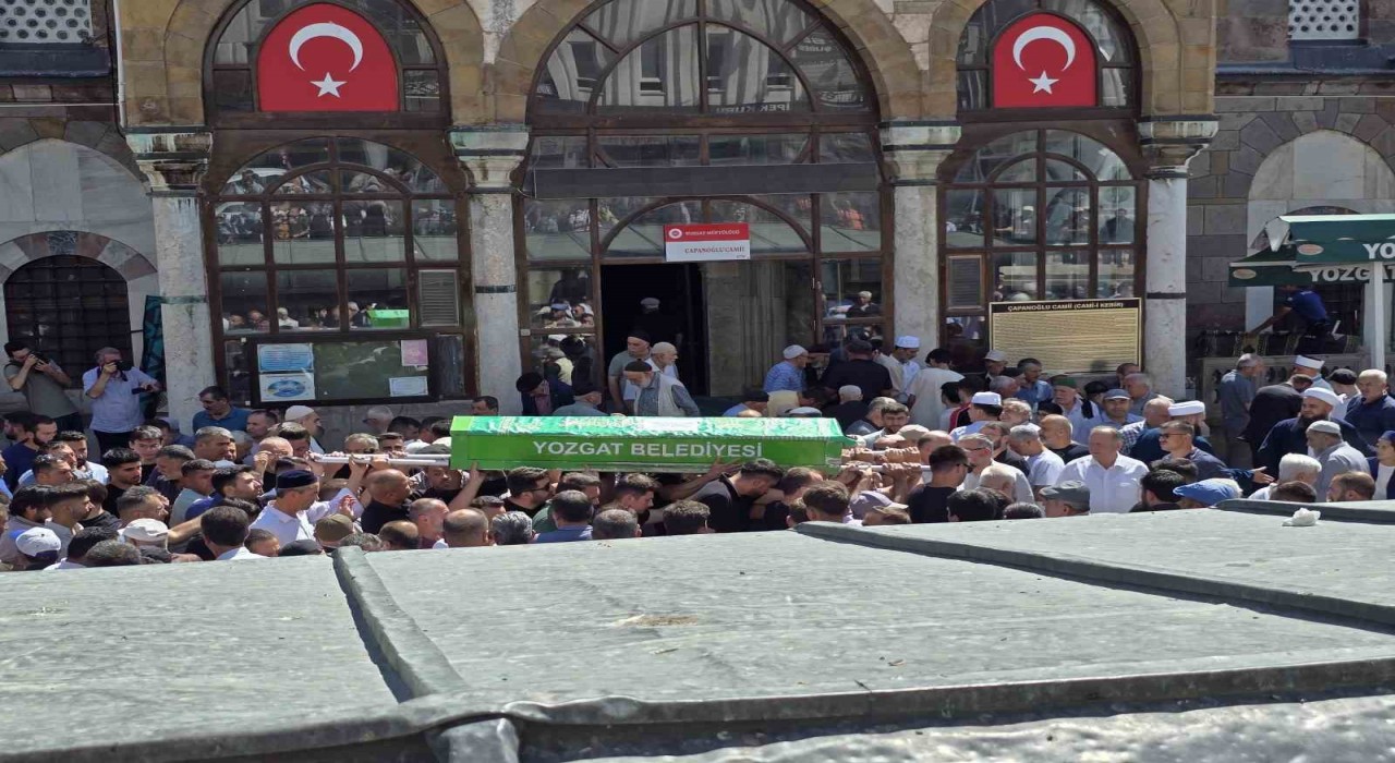 Denizde boğularak can veren gençler Yozgatta son yolculuğuna uğurlandı