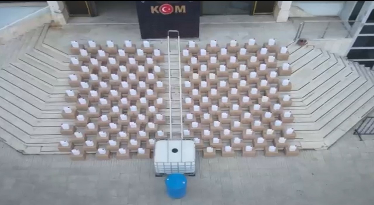 Denizlide 3 bin litre kaçak alkol yakalandı