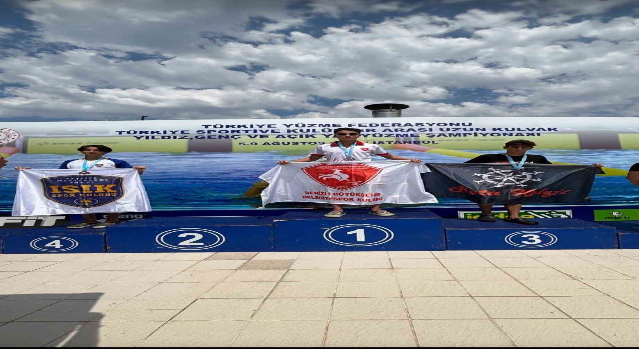 Denizlinin altın kulaçı Türkiye şampiyonu oldu