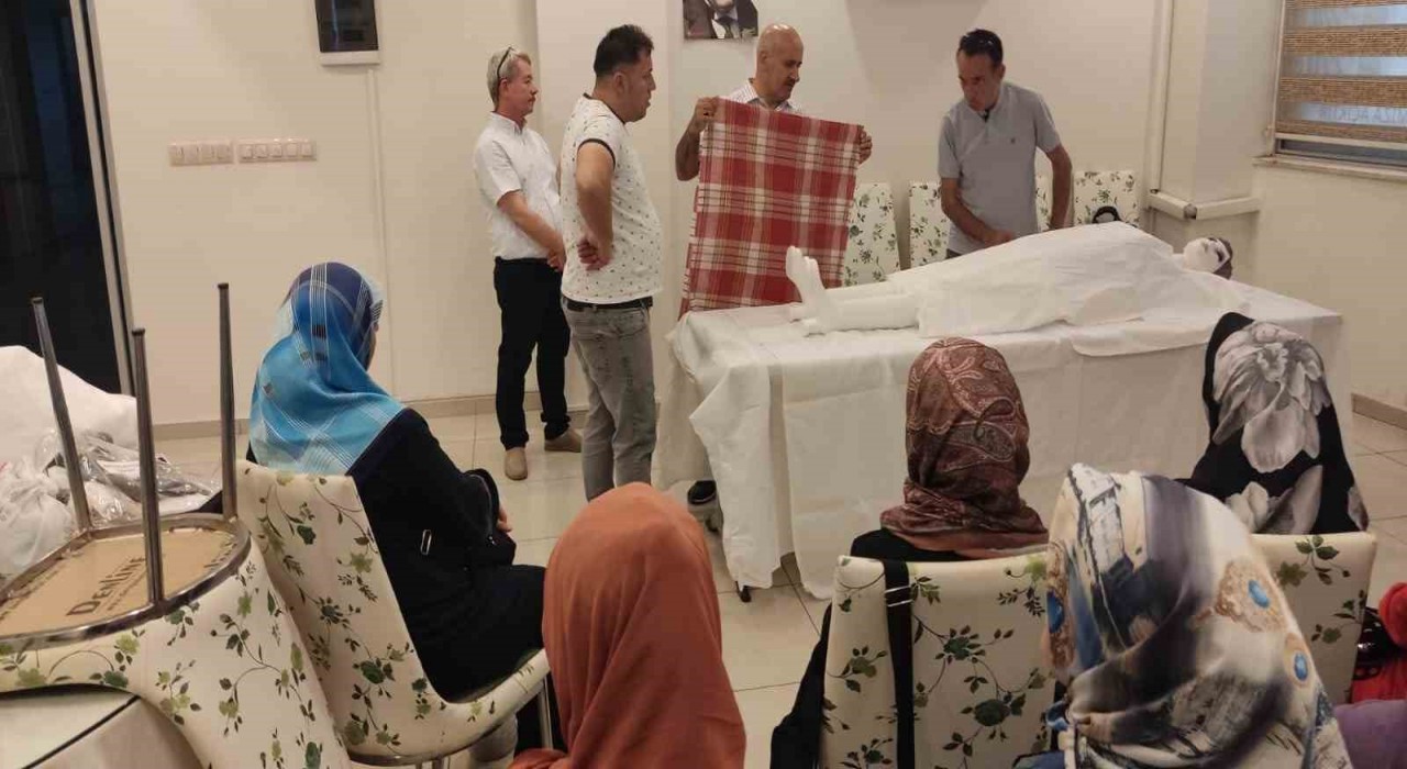 Denizlinin yeni gassallarına uygulamalı eğitim verildi