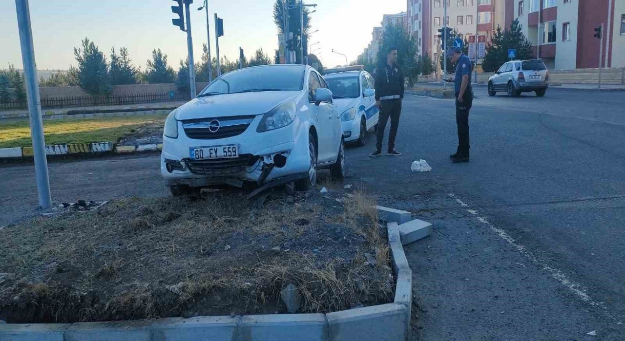 Direksiyon başında kalp krizi geçiren sürücü hayatını kaybetti