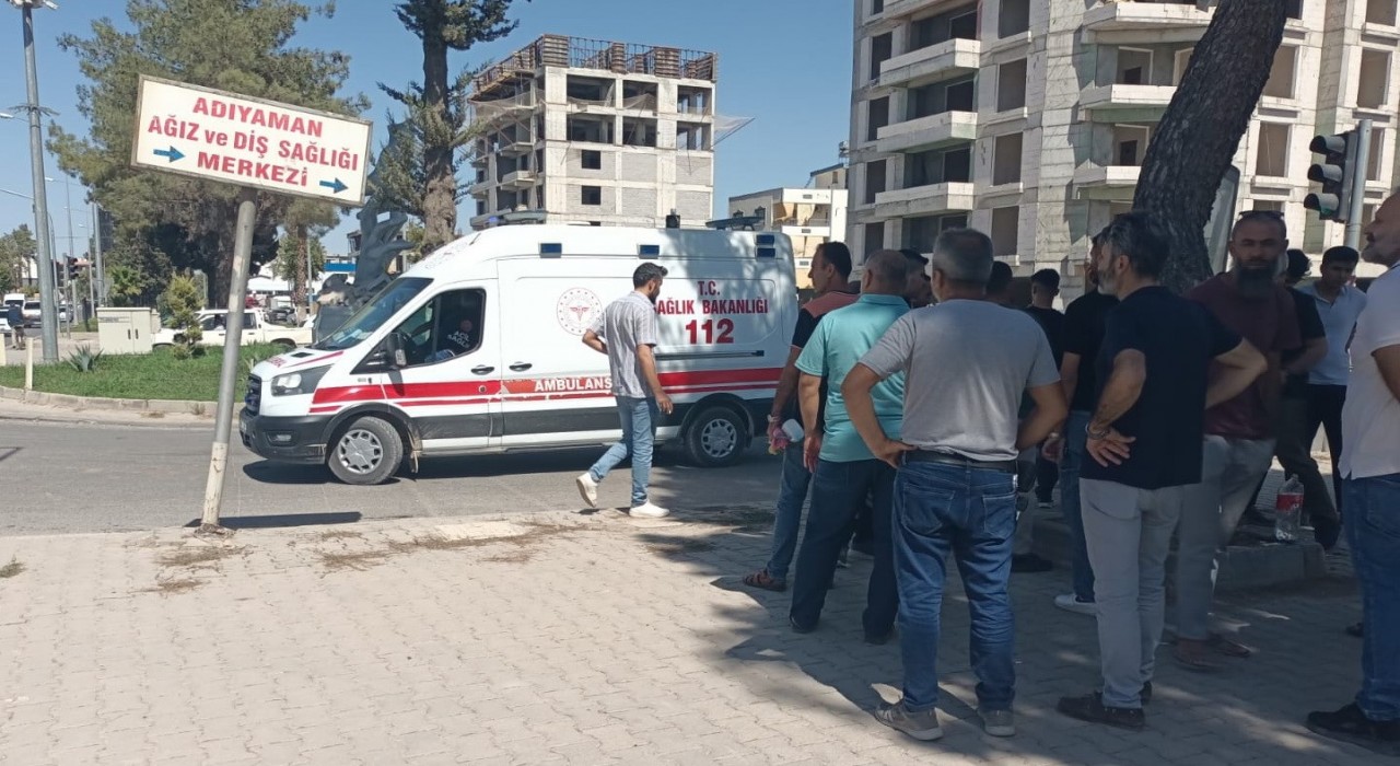 Direksiyon başında nefes borusuna ekmek kaçan sürücü hayatını kaybetti