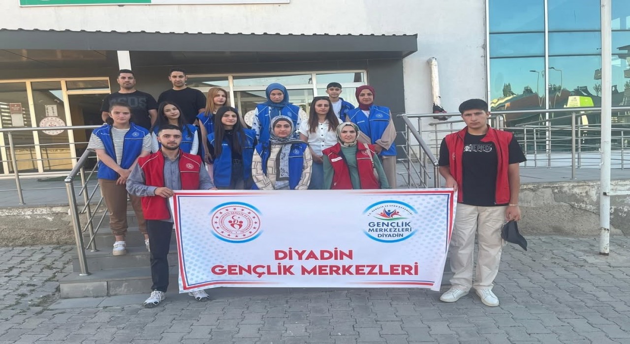 Diyadinli gençler malazgirt zaferinin 954. yılını kutladı