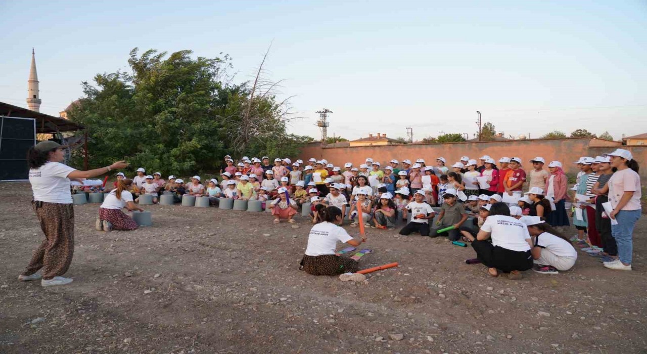 Diyarbakırda 20 noktada ‘Çocuk Köy Şenlikleri düzenlendi