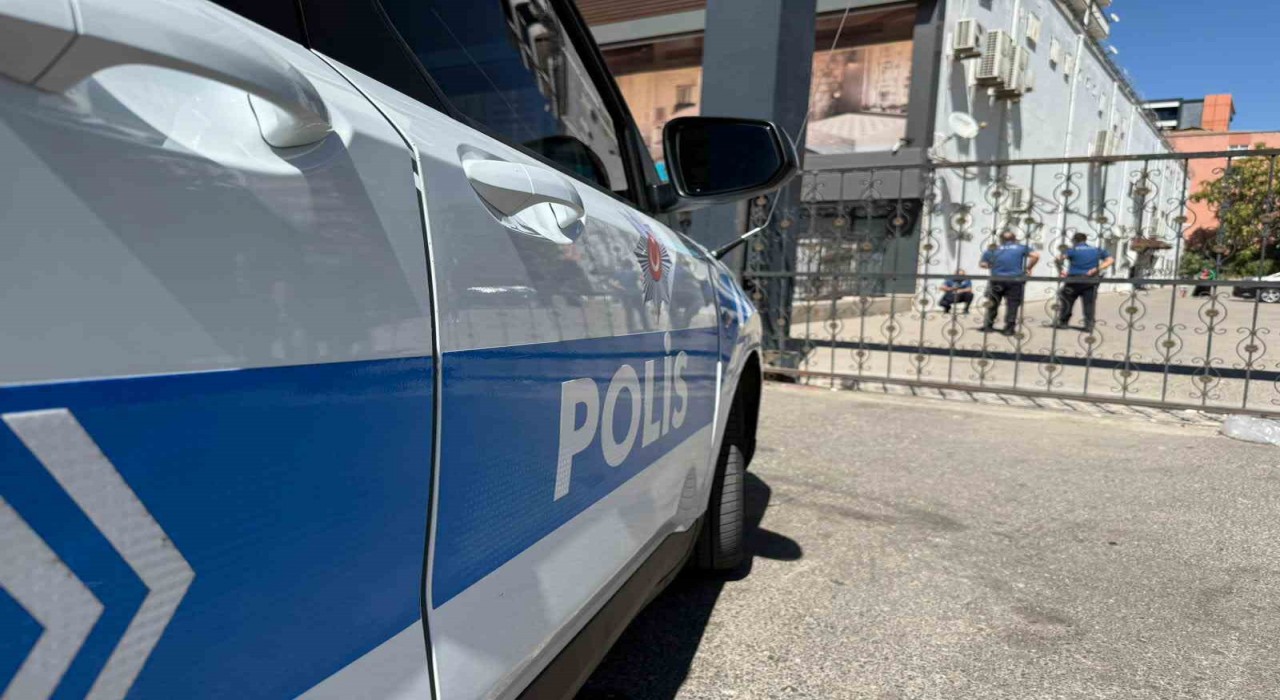 Diyarbakırda eski eşinin ailesi tarafından silahlı saldırıya uğrayan şahıs yaralandı