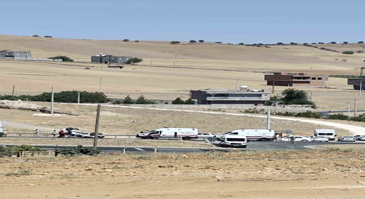 Diyarbakırda otomobil takla attı: 2 yaralı