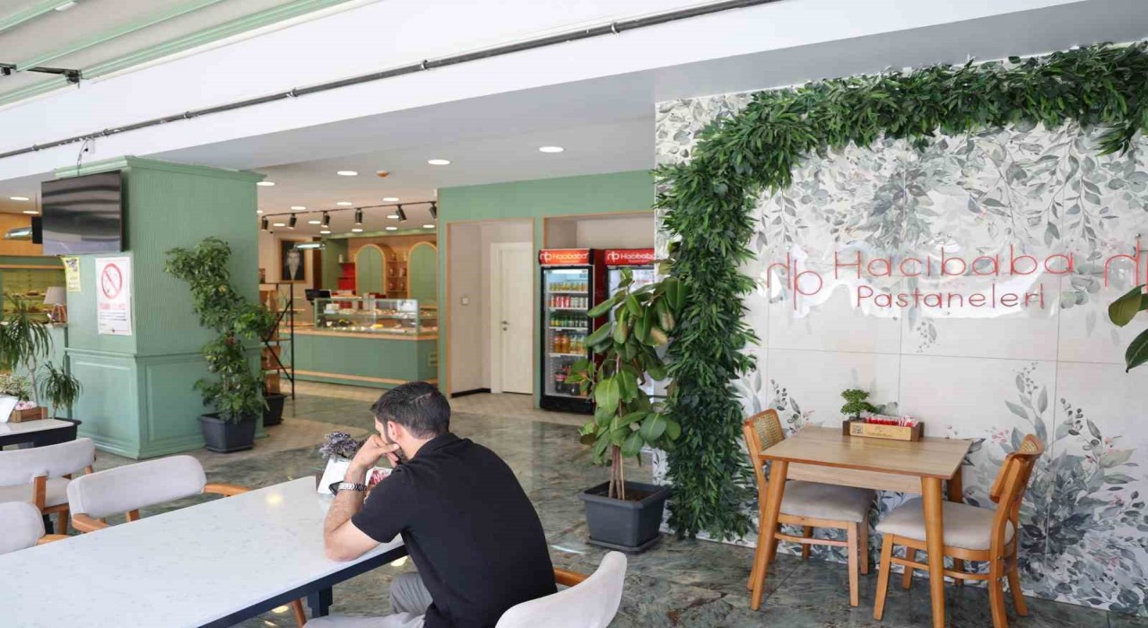 Diyarbakırın 40 yıllık tatlı firmasından iflas iddialarına açıklama: 40 yıla aşkın büyük bir firmayız. İğne ucu kadar bir küçülmeye de gitmedik