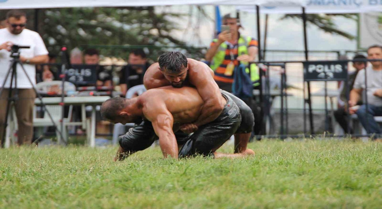 Domaniçte 664. Yağlı Pehlivan Güreşleri büyük coşkuyla gerçekleşti