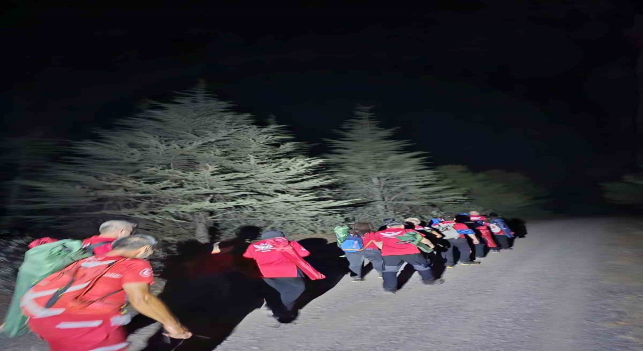 Dorlion Arama Kurtarma ekibi meteor yağmurunu zirveden izledi