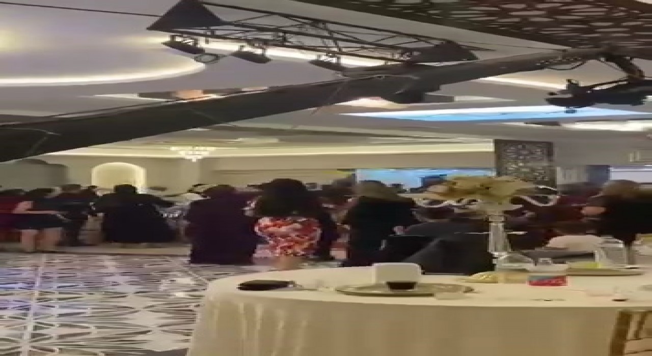 Düğün salonunda çıkan kavgada bir kadın kalp kriz geçirerek hayatını kaybetti