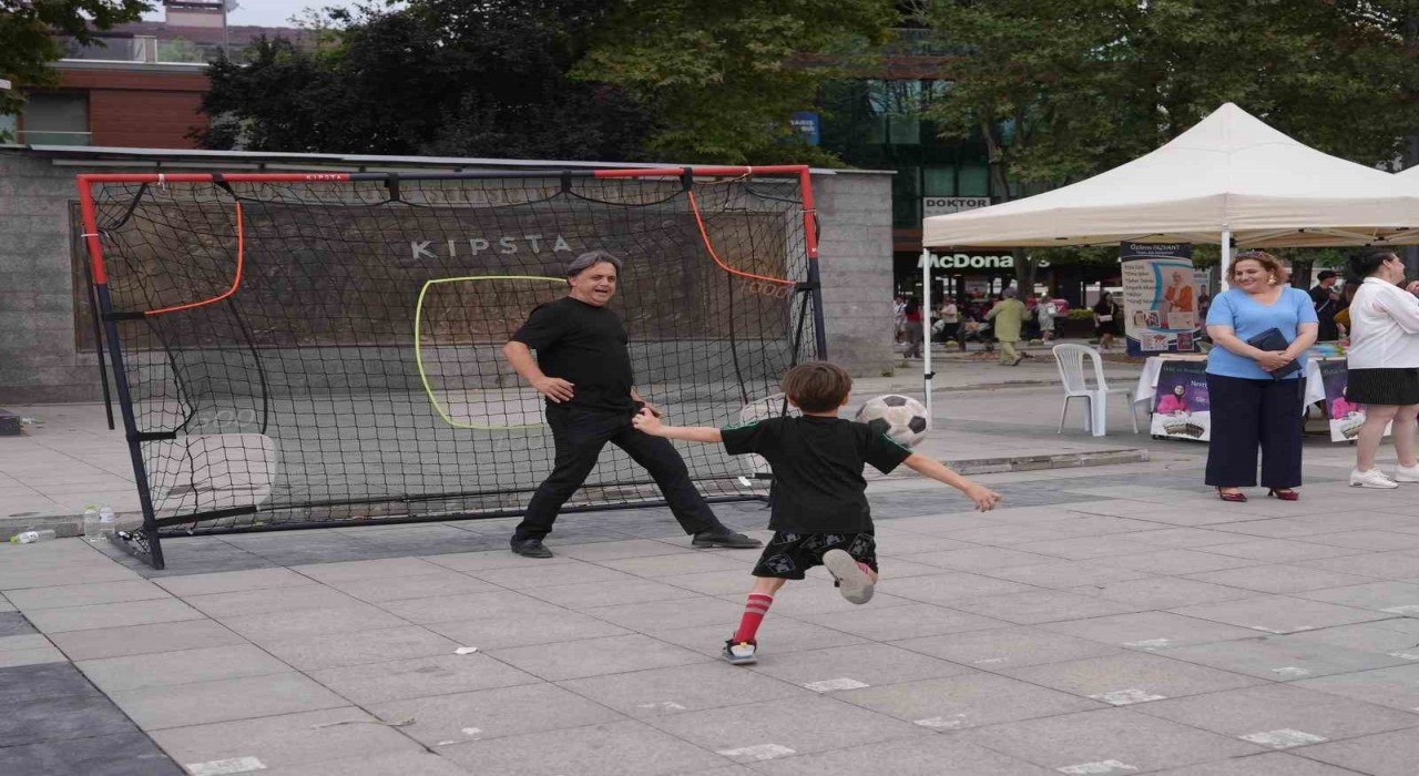 Dünya Düzce Günlerinde çocuklar sosyal ve sportif etkinliklerle eğlendi