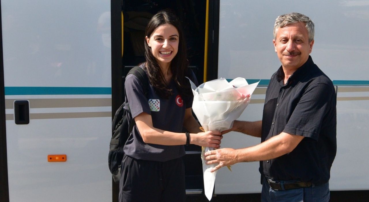 Dünya İkincisi Osmaniyeli Sporcu Coşkuyla Karşılandı