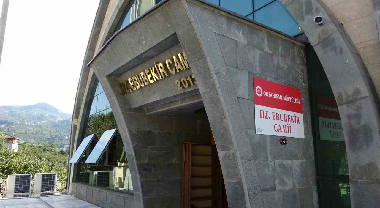 Dünyada bir benzeri olmayan cami görüntüsüyle dikkat çekiyor