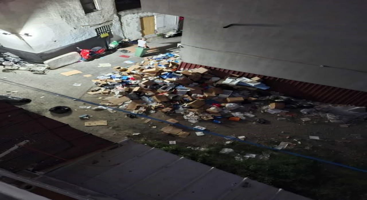 Dünyanın gözde turizm şehri Marmaris, çöp kente döndü