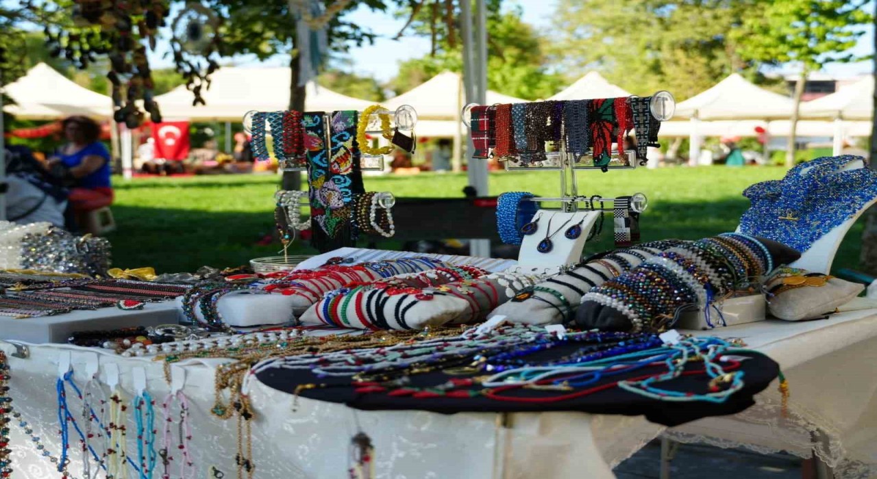 Düzce Üretim Şenlikleri, 30 Ağustos temasıyla Millet Bahçesinde başladı